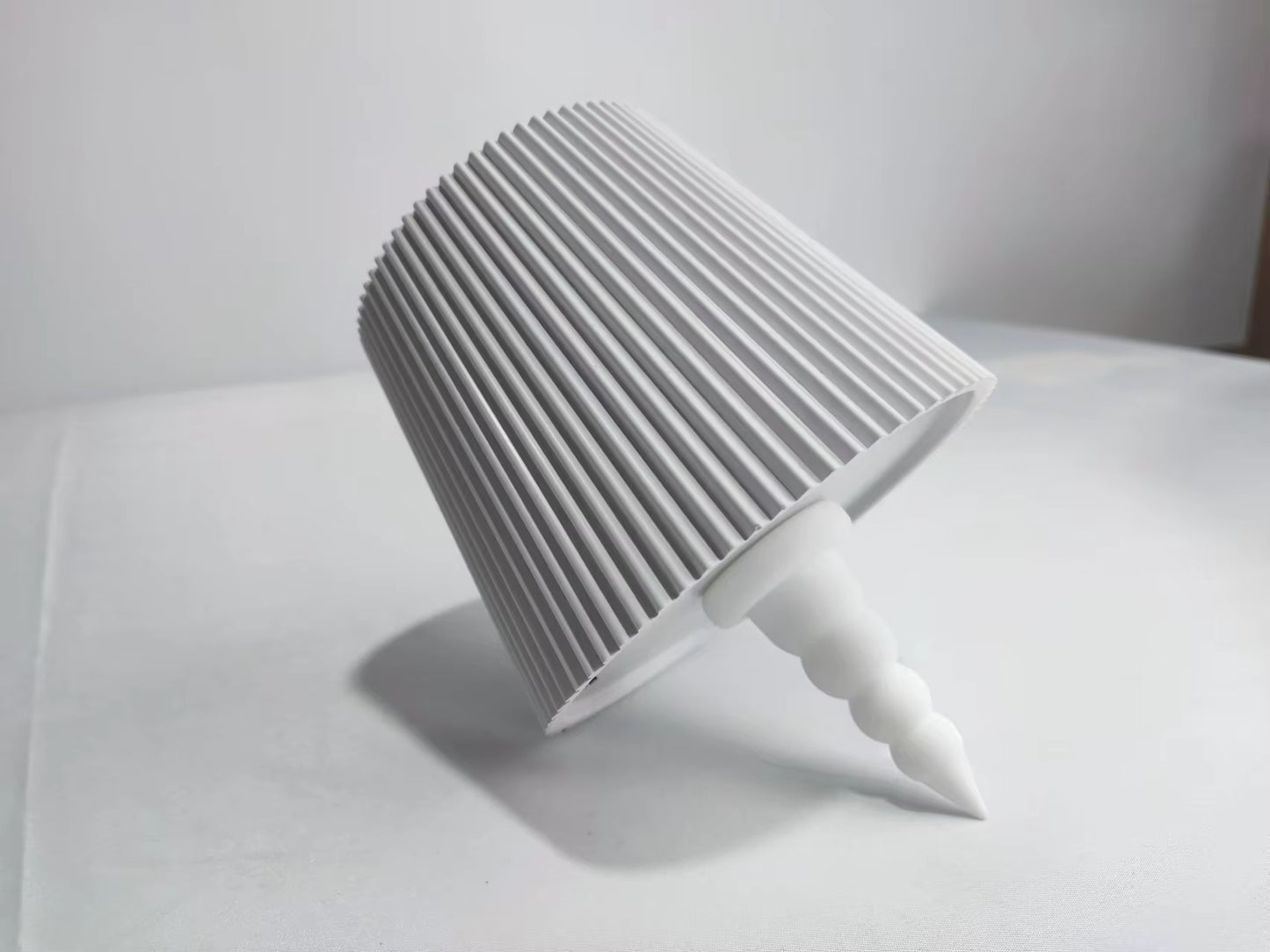 Modern Wireless Bottle Table Lamp Touch Control of 3 Colors and Stepless Dimming Night Lamp for Wine Bottles Decor Desk Lights