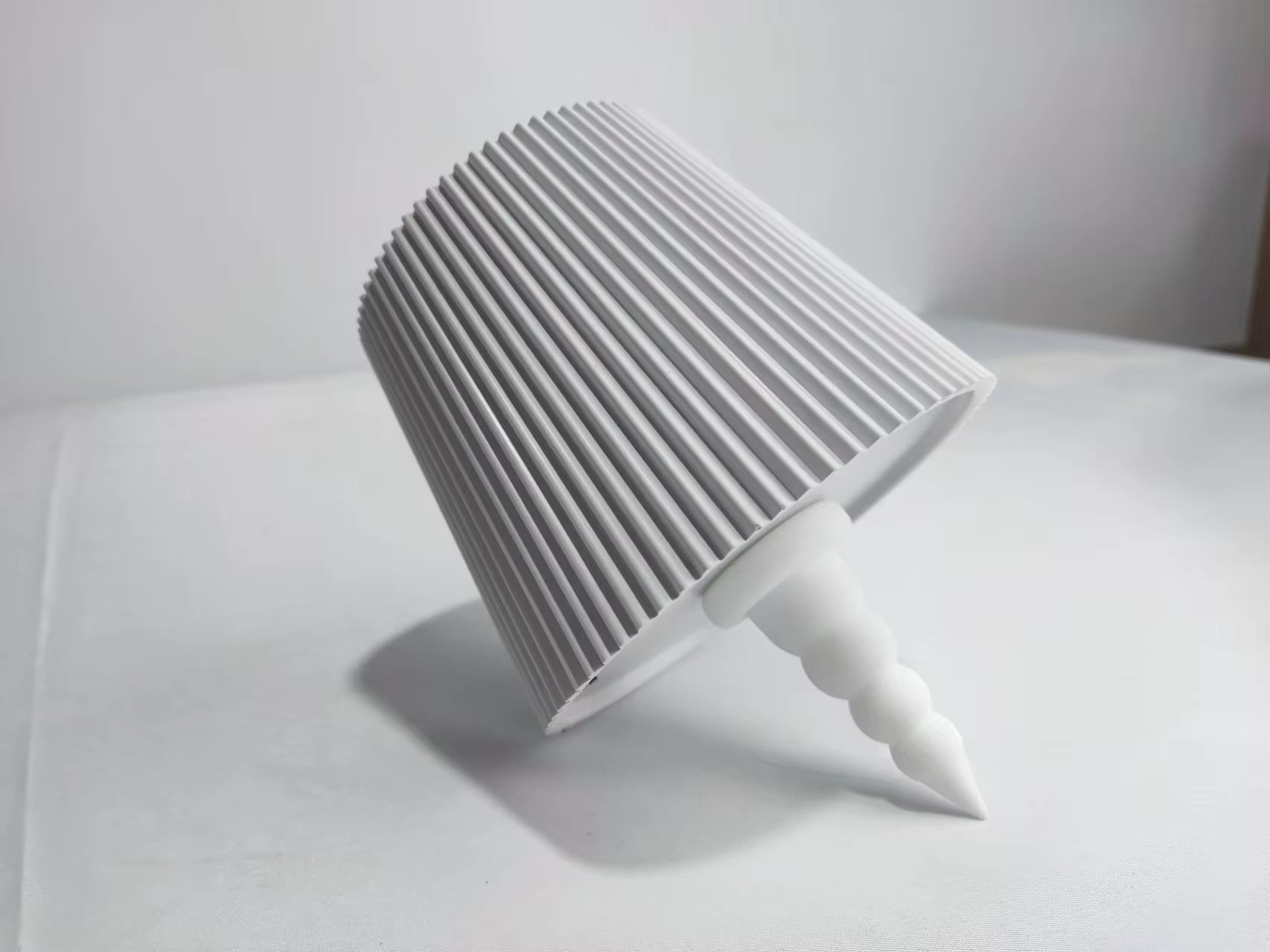 Modern Wireless Bottle Table Lamp Touch Control of 3 Colors and Stepless Dimming Night Lamp for Wine Bottles Decor Desk Lights