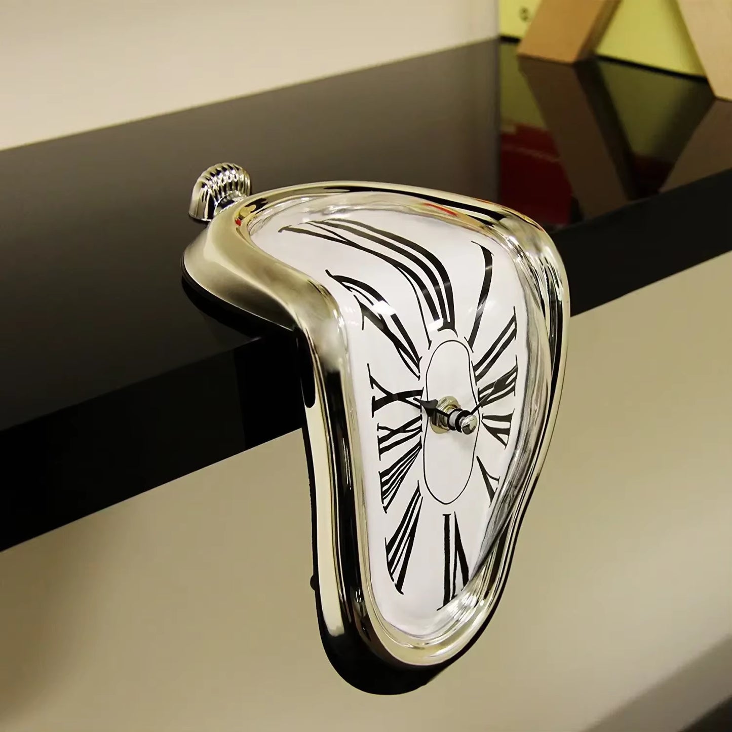 2026 New Novel Surreal Melting Distorted Wall Clocks Surrealist Salvador Dali Style Wall Decororation Home Garden Clock